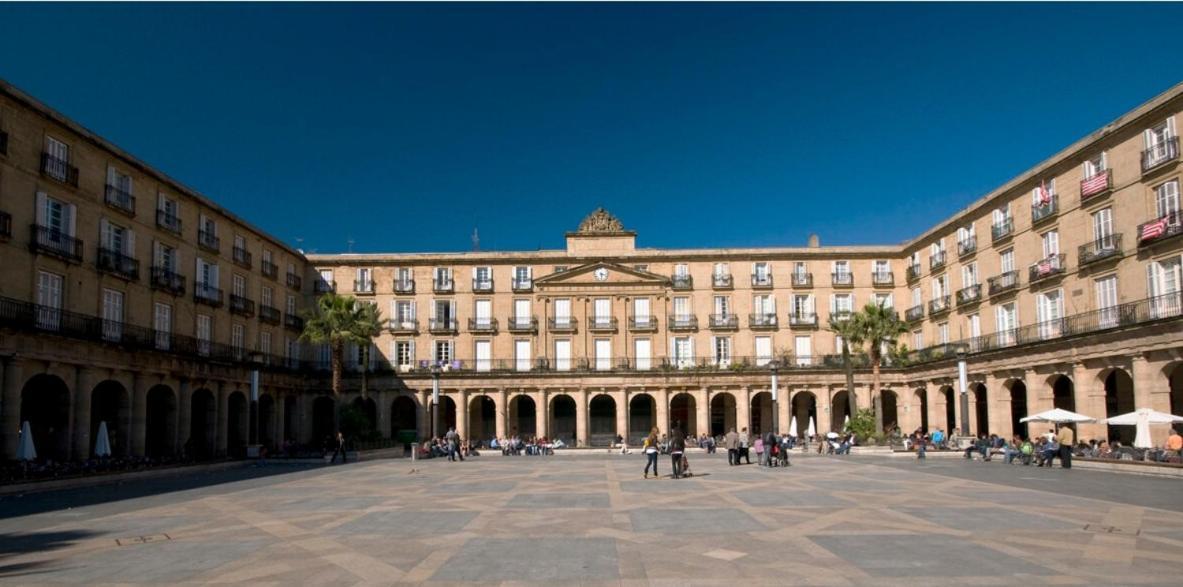 A 5 Minutos Andando Del Casco Viejo, Ayuntamiento, Plaza Circular Y Gran Via De Bilbao Y Proximo A Las 2 Lineas De Metro Kültér fotó